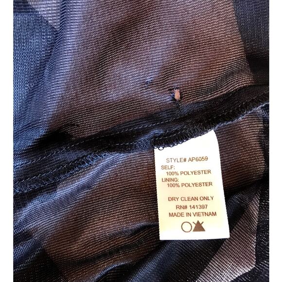 ASTR Off Shoulder with Spaghetti Straps Multi Color Floral Romper size M - Picture 7 of 9